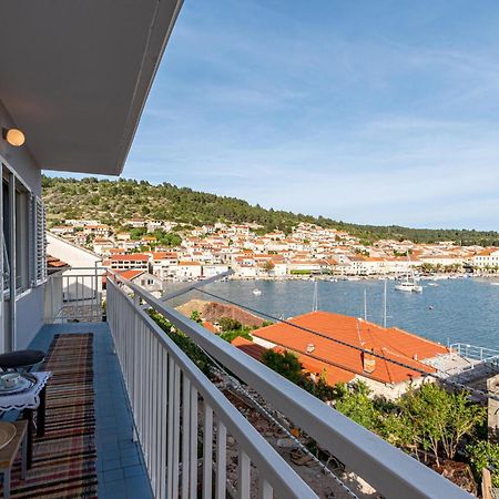 Beautiful Apartment In Vela Luka With Kitchen Eksteriør billede