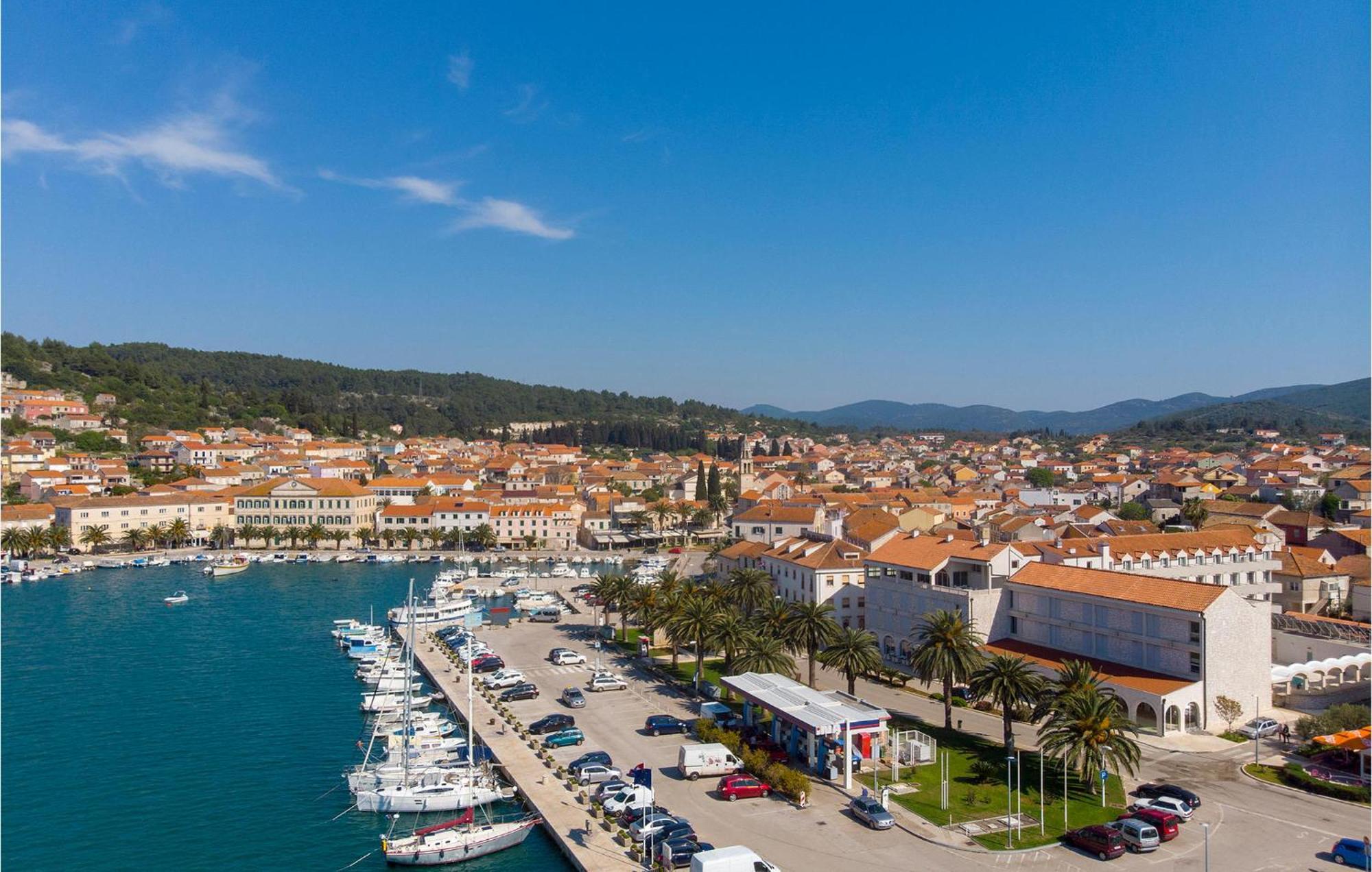 Beautiful Apartment In Vela Luka With Kitchen Eksteriør billede