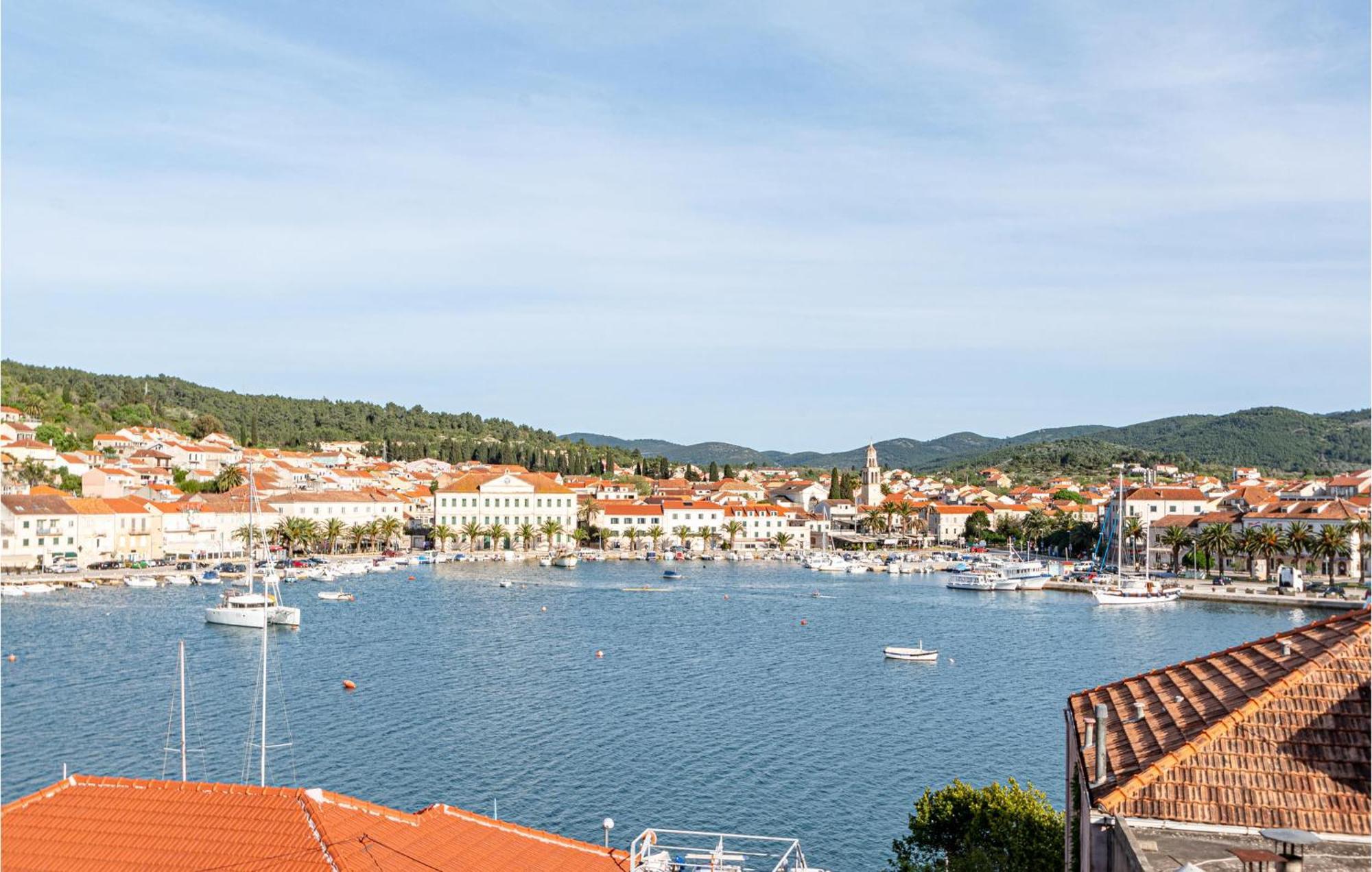 Beautiful Apartment In Vela Luka With Kitchen Eksteriør billede